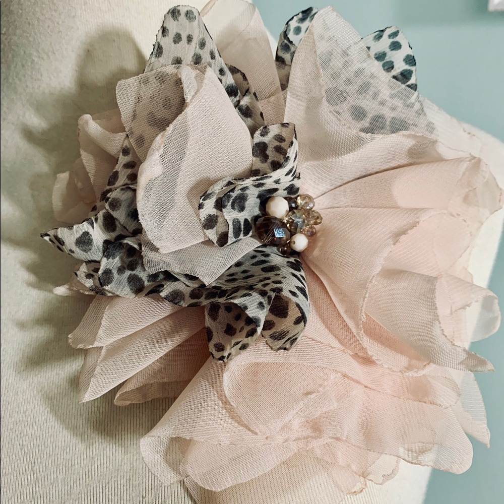 Blush pink & animal print Flower magnetic pin